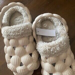 Américan Exchange Comfort Bubble Slide Slippers Chunky Slippers Warmsize 8 Khaki